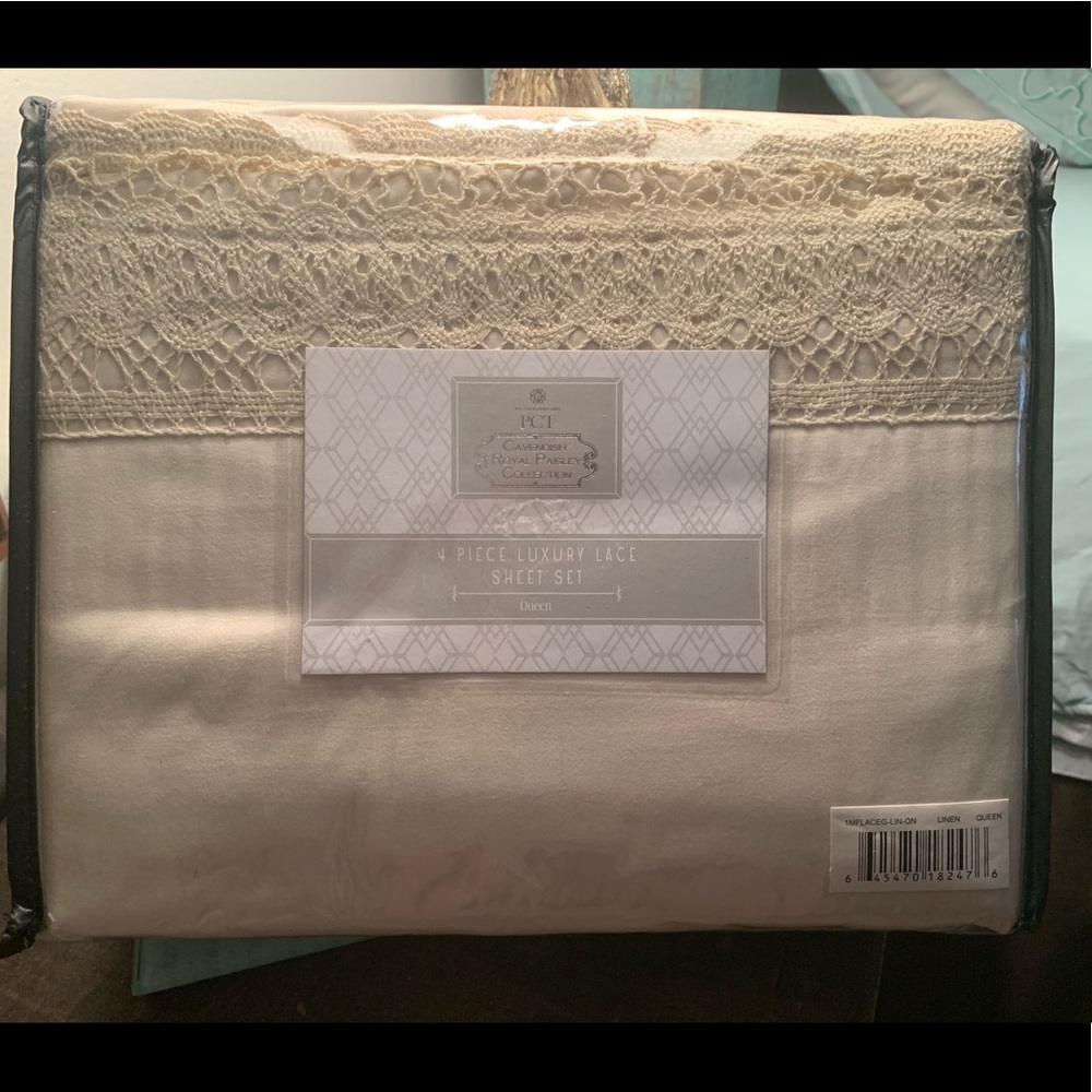 4 piece linen Queen sheet set. NWT.